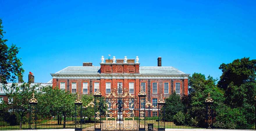 Der Kensington Palace in London liegt am Hyde Park