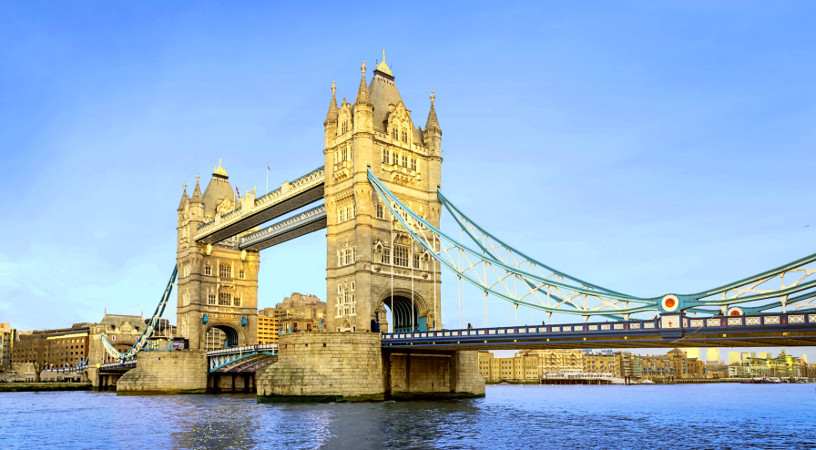 Eines der Wahrzeichen von London ist die Tower Bridge